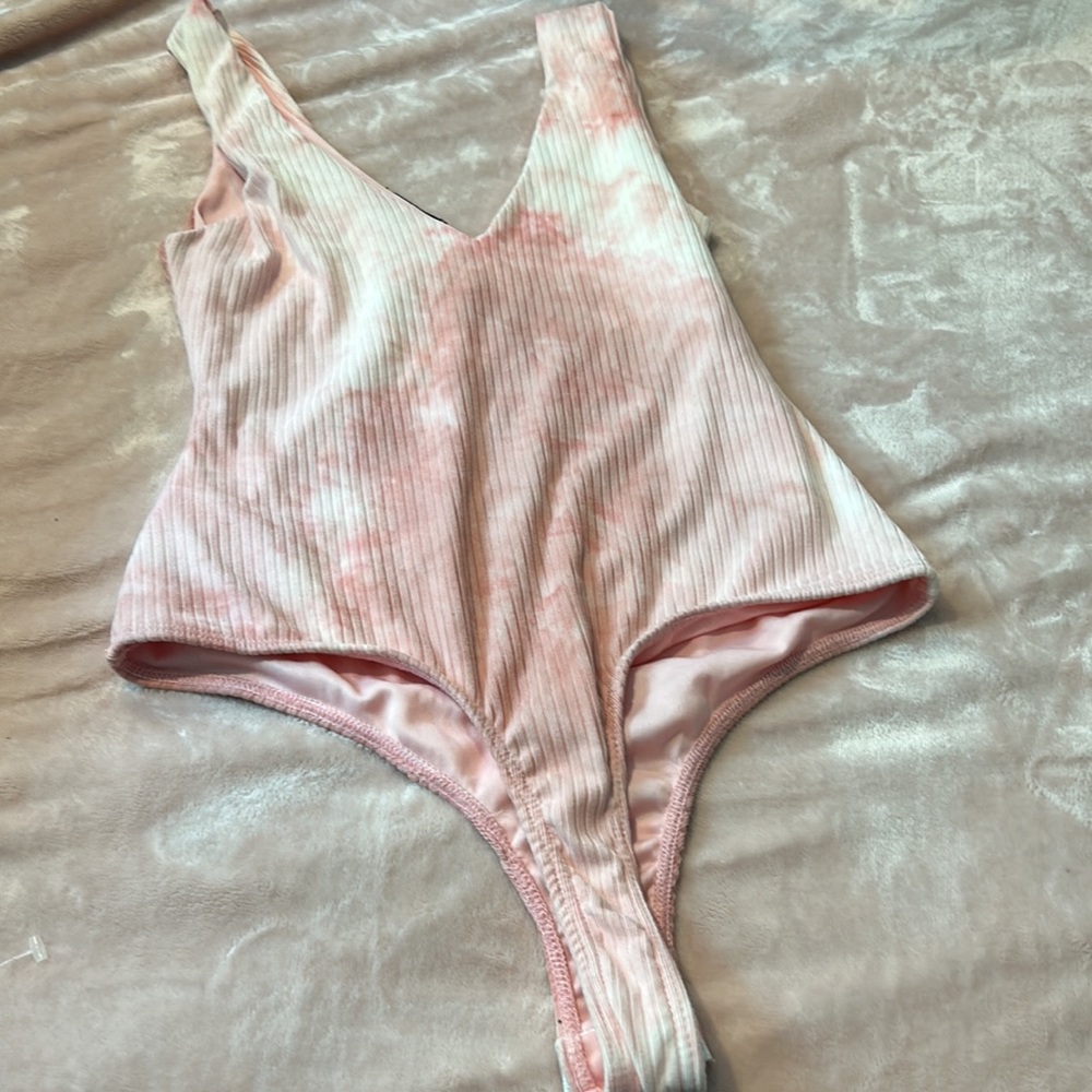 Pink Ribbed Fitted Bodysuit - Picture 4 of 5